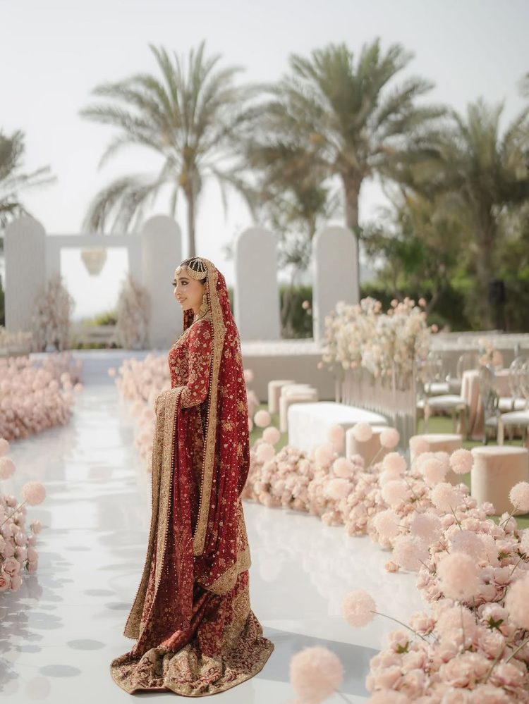 Complete Bridal Lehenga and Dupatta Set for Nikah - Image 4