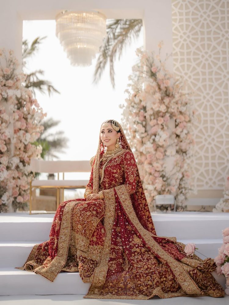 Complete Bridal Lehenga and Dupatta Set for Nikah - Image 6